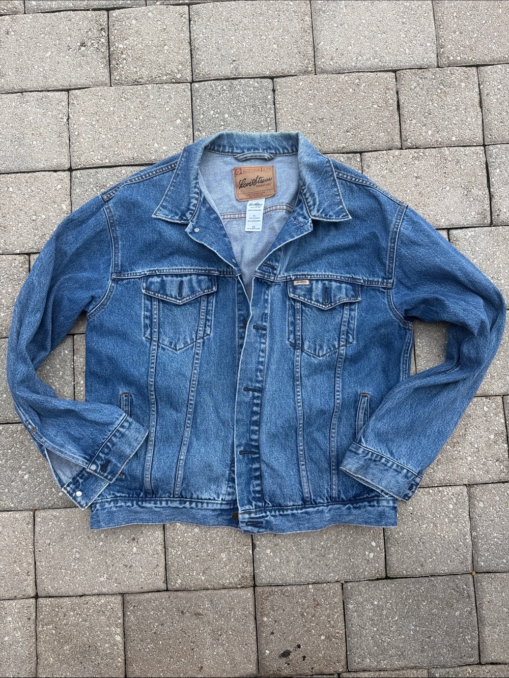 Levi’s signature Men's Trucker Blue Denim Jacket